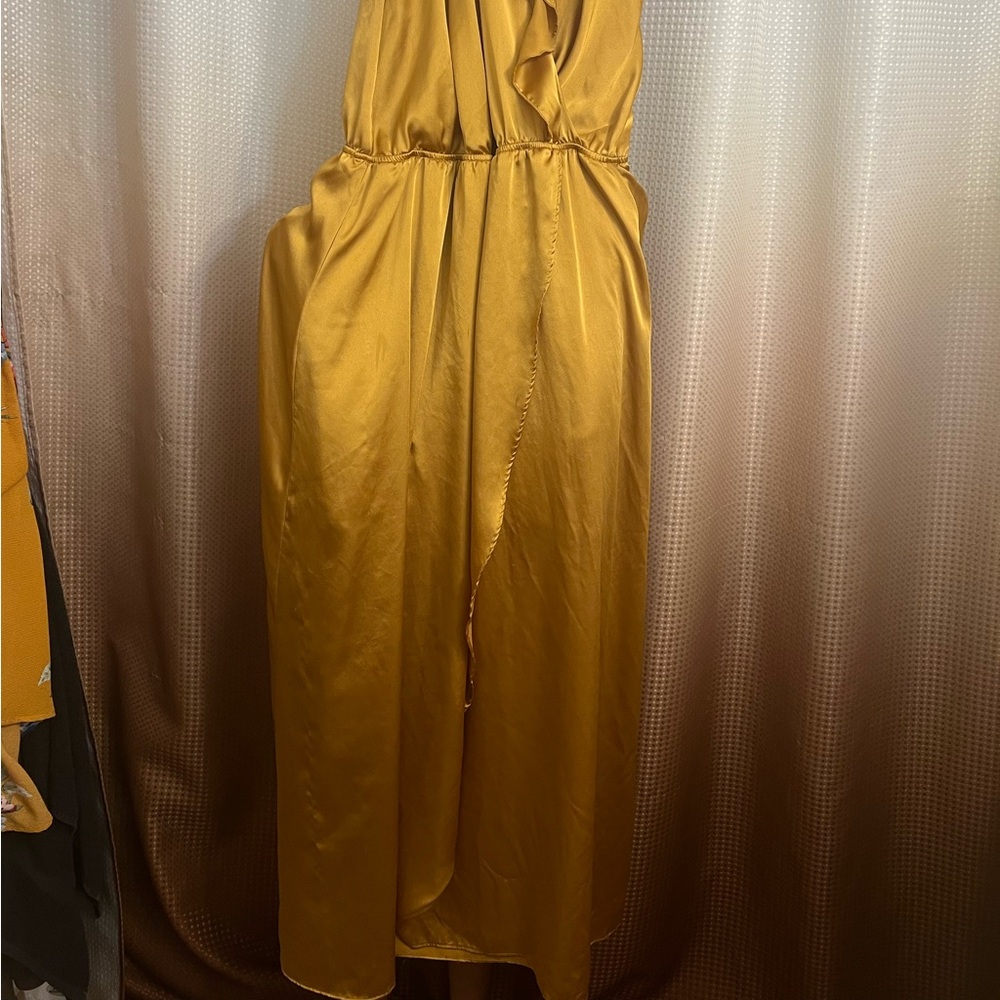 Flowy gold slit dress